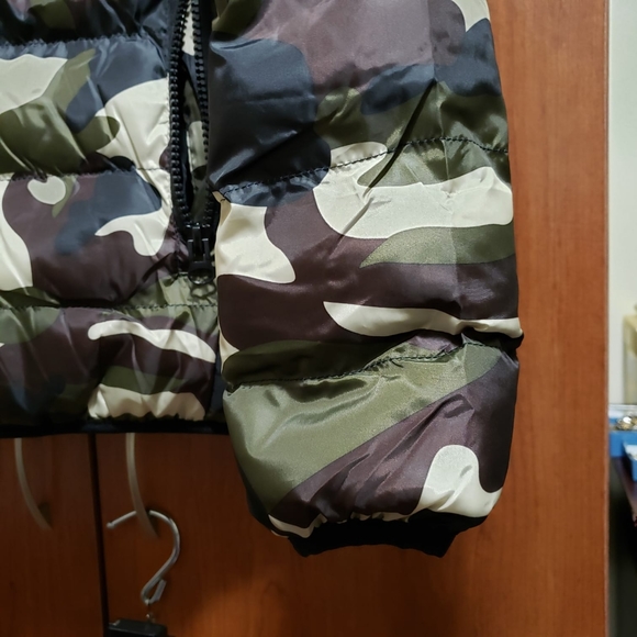 Down Jacket - Picture 2 of 6